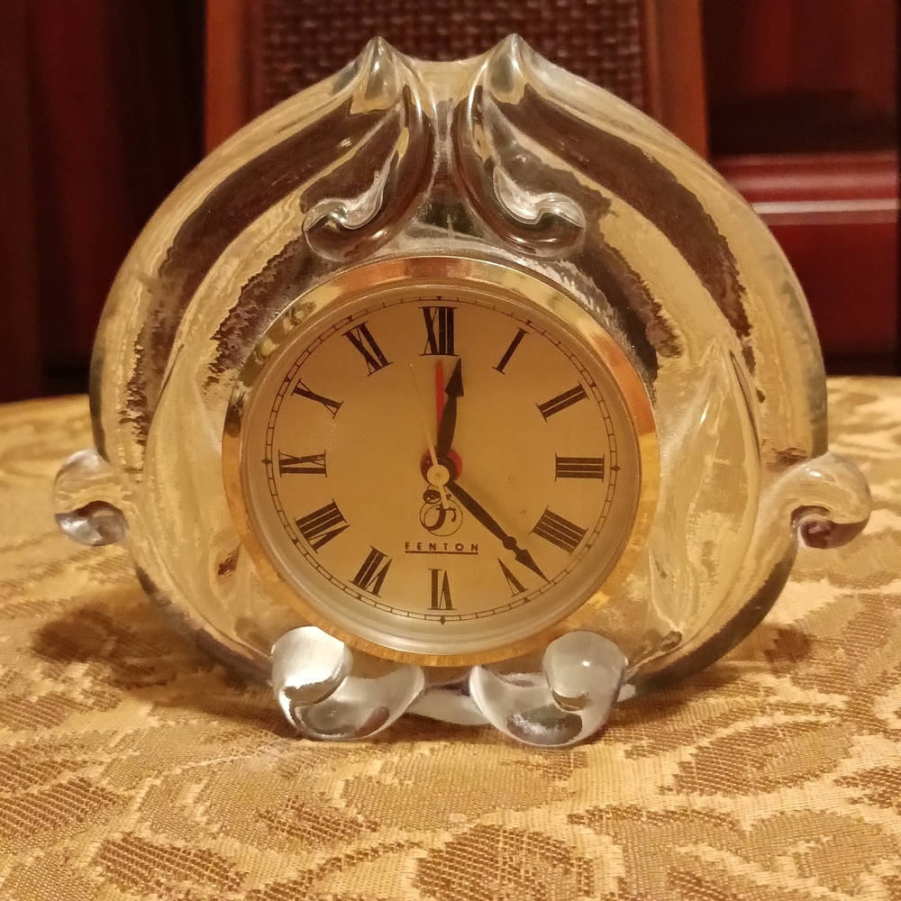 Elegant Crystal Fenton Display Clock